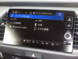 ナビゲーションはホンダコネクトディスプレイを装着しております。AM、FM、Bluetooth、フルセグTVがご使用いただけます。初めて訪れた場所でも道に迷わず安心ですね!