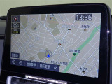 ナビゲーション付です。 ナビがあると便利、ラクラク何処でもいけます。 ナビが有るのと無いのとでは大きな違いですね。
