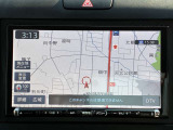 【カーナビゲーション】タッチパネルや音声操作に対応した高精度カーナビを搭載。快適性と操作性を両立し、旅行や長距離ドライブでも安心して目的地まで移動できます。