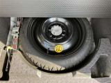 スペアタイヤ装備