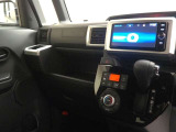 インパネ周りも中央にスイッチ類が集中しているので操作性良好です!