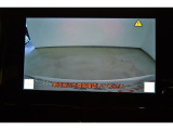 バックモニター付き。 車両後方の映像が画面に表示されるので、車庫入れが苦手な人も安心です。 ただし、目視確認もお忘れなくお願いいたします。