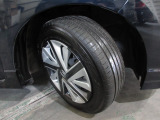 タイヤは ヨコハマ  2025年製がついています。他にも見たいところ、知りたいことなどございましたらお気軽にお問い合わせくださいませ。 専門スタッフが丁寧にお答えいたします。