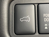 【パワーバックドア】スマートキーや運転席のボタンを押すだけでリアゲートが自動で開閉します!荷物を持っている時や、高い位置にあるバックドアを閉める際に便利な機能です♪