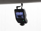 運転中の「万が一」を記録してくれ、もしもの時も心強いドライブレコーダーを装備しています。