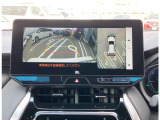 【全周囲カメラ、バックカメラ】駐車時に後方確認もできますので、大きなお車が不安なお客様でも安心してお乗り頂けます。