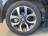 【純正15インチアルミホイール】外観にマッチした純正アルミホイールを装着しております。各種社外アルミホイールや、スタッドレスタイヤも取扱いしております。是非ご相談ください♪