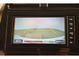 バックガイドモニターで、後方を確認しながら安心して駐車することができます。運転初心者も熟練者も必須の機能ですよ!