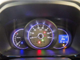 とっても見やすいメーターです。夜間時はラグジュアリーな気分にさせてくれる照明が魅力ですので、夜のドライブも楽しみになりますよ♪