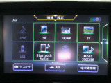 CD&DVD再生、地デジTV、FM&AM視聴、Bluetooth対応になっており、多機能ですよ♪素敵な音楽で楽しいドライブを★