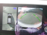 まるで上空から見下ろしているような感じで駐車が楽にできるインテリジェントアラウンドビューモニター!幅寄せが苦手な方でもサイドビューで確認することができますよ♪