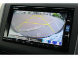 駐車時に便利なバックカメラを装着しています。