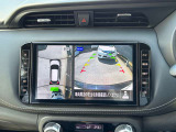 車を空から見たような映像が映る、アラウンドビューモニターで車両周辺の安全確認も一目でできます!小さなお子様や障害物も確認できるので、運転のし易さだけではなく事故防止にも役立ちます♪