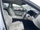 XC60  D4 AWD インスクリプション 4WD 本革シート