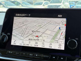 【9インチカーナビゲーション】タッチパネルや音声操作に対応した高精度カーナビを搭載。快適性と操作性を両立し、旅行や長距離ドライブでも安心して目的地まで移動できます。