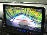 【バックカメラ】駐車時に後方がリアルタイム映像で確認できます。大型商業施設や立体駐車場での駐車時や、夜間のバック時に大活躍!運転スキルに関わらず、今や必須となった装備のひとつです!