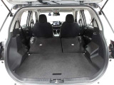 リヤシートを両方倒せば大きな荷物も車載可能です♪