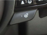 【ステアリングヒーター】寒い日の快適なドライブのために、ステアリングヒーターが装備されています。エアコンよりも早く身体を温めることができます。