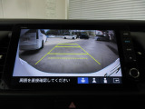バックカメラの画像です。ガイドラインがスムースな車庫入れをサポートいたします。車庫入れの安心感がアップしますね。