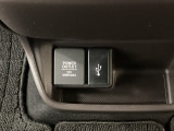 【USBポート】USBポートも装備されています♪スマートフォンのオーディオに連携も可能です。今や欠かせない装備の一つです!