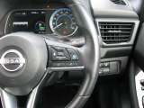 プロパイロットの操作スイッチを装備しています♪♪前車を追従したり減速をしたり運転手の負担を軽減するための装置です。