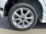 【純正ホイール】純正設計ならではの美しいデザインと精密な仕上げで、車両全体のスタイリングを引き立てます。