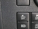 世界最小サイズの高性能なステレオカメラを採用した「スマートアシストIII」の採用により、歩行者対応の衝突回避支援ブレーキやオートハイビームなど高い安全性を実現しています。