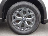 純正アルミホイール装備、足元をオシャレに魅せます!