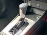 ■シフトレバー■動かしやすくかつ邪魔にならない位置に設置されています。
