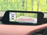 【360&deg;ビューモニター】専用のカメラにより、上から見下ろしたような視点で360度クルマの周囲を確認することができます☆死角部分も確認しやすく、狭い場所での切り返しや駐車もスムーズに行えます。