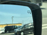 【ミラーヒーター】凍結や曇りによる視界不良を防ぐミラーヒーター。運転前の手間を減らし、冬季でも安心して車を操作できます。