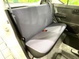 後部座席も気になるようなキズ・汚れやへたり等、大きなダメージはなく、良好な状態です。