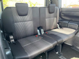 3列目シートはもちろん状態良好☆大人でもゆったりと座って頂けますので、大人数でのお出かけもラクラクです♪ご家族で、気の知れた仲間で、ドライブに行くのが楽しみですね♪