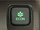 ★ECONスイッチ★ エコドライブを加速しよう!スイッチをONにすると、運転の仕方によるロスを抑え込み燃費をよくするようクルマが頑張ります(*^ー^*)燃費向上にチャレンジ♪