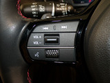 【ステアリングリモコン】ステアリングにオーディオ調節可能なスイッチが装備されていますので運転中でも視線をそらさずにオーディオの調節が可能です!