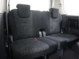 『3列目シート』写真です!ミニバンは天井が高めなので大人の方でも座っていただけそうですね!ご来店の際はご家族でお越しください♪