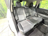 後部座席も気になるようなキズ・汚れやへたり等、大きなダメージはなく、良好な状態です。