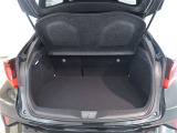 広々としたラゲージスペースを備えています。大きなものや長さのある荷物もしっかりと積み込めます。