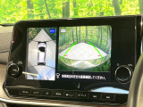 【アラウンドビューモニター】専用のカメラにより、上から見下ろしたような視点で360度クルマの周囲を確認することができます☆死角部分も確認しやすく、狭い場所での切り返しや駐車もスムーズに行えます。