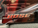 【BOSEサウンドシステム】メーカーオプションの高品位サウンドシステムを搭載。専用のチューニングが施された大小様々なスピーカーから良質なサウンドが奏でられ、臨場感あふれる音響空間を演出します。