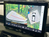 【パノラミックビューモニター】専用のカメラにより、上から見下ろしたような視点で360度クルマの周囲を確認することができます☆死角部分も確認しやすく、狭い場所での切り返しや駐車もスムーズに行えます。