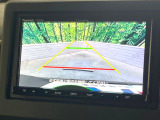 【バックカメラ】駐車時に後方がリアルタイム映像で確認できます。大型商業施設や立体駐車場での駐車時や、夜間のバック時に大活躍!運転スキルに関わらず、今や必須となった装備のひとつです!