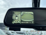 ルームミラーにアラウンドビューが映ります