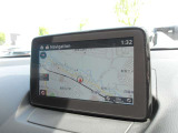 純正のメモリーナビを装着しています。簡単操作と美麗画面が特徴です。行き先を設定すれば、日本全国ピンポイントで案内してくれます。TVやCDも楽しめます★♪★♪★♪★