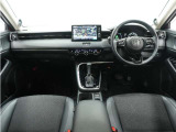 ◆視界広々で非常に運転しやすくロングドライブでも疲れを感じさせないすっきりとまとまったインパネ周りです。