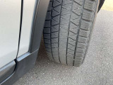 スタッドレスタイヤです