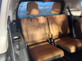 3列目シートはもちろん状態良好☆大人でもゆったりと座って頂けますので、大人数でのお出かけもラクラクです♪ご家族で、気の知れた仲間で、ドライブに行くのが楽しみですね♪