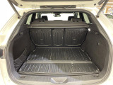 【トランク】積み込みやすくて、たっぷり積める荷室です。シートアレンジできるものは、乗車人数と荷物の量や大きさによってシートを動かすことができるので、より快適なドライブが可能です!