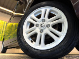 【純正14インチアルミホイール】外観にマッチした純正アルミホイールを装着しております。各種社外アルミホイールや、スタッドレスタイヤも取扱いしております。是非ご相談ください♪