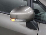 サイドターンランプ付きドアミラー。車両のドレスアップと右左折時の被視認性を兼ね備えたお洒落なミラーです。